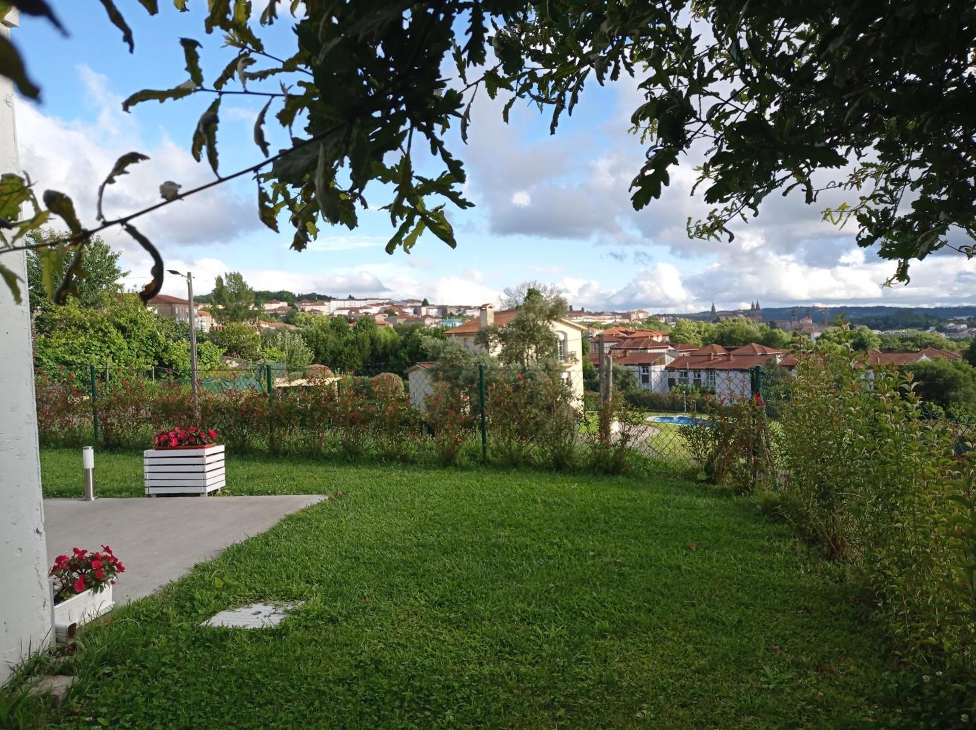 Casas Turisticas Lar Jardin - Parking Privado Santiago de Compostela Exterior foto