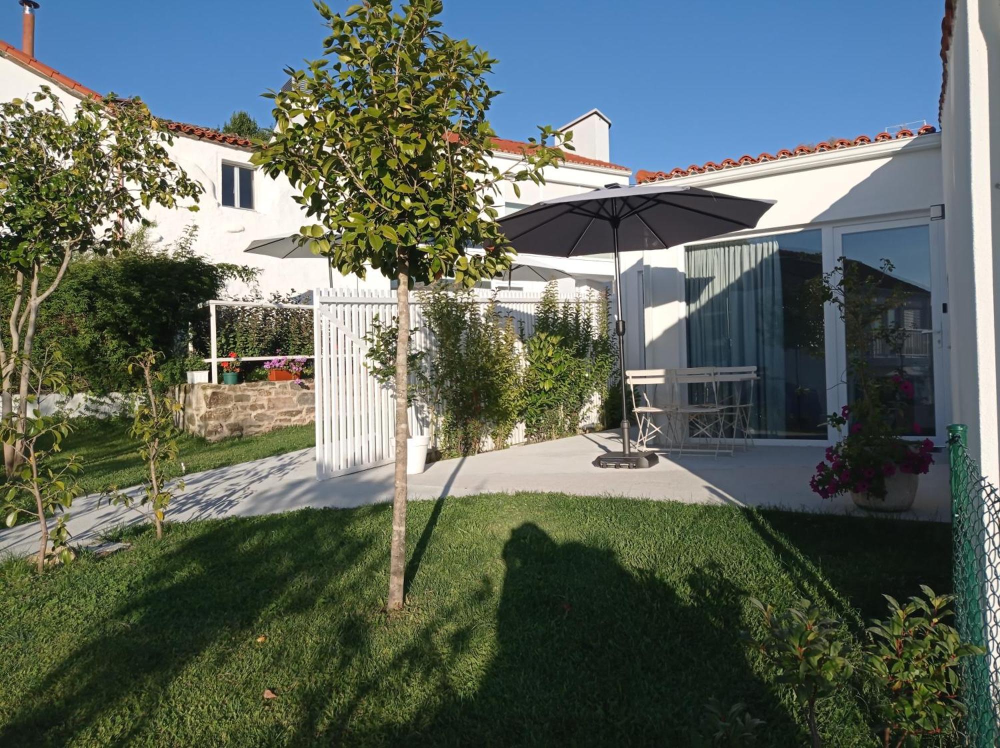 Casas Turisticas Lar Jardin - Parking Privado Santiago de Compostela Exterior foto